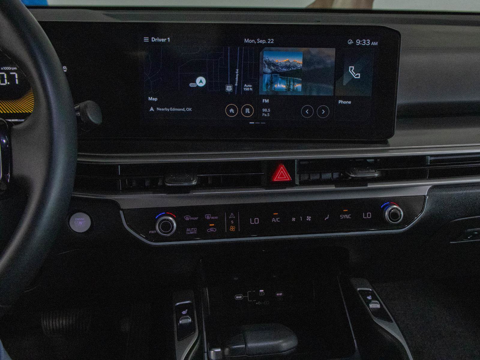 New 2025 Kia Sorento S w/ Panoramic Sunroof Package image 4