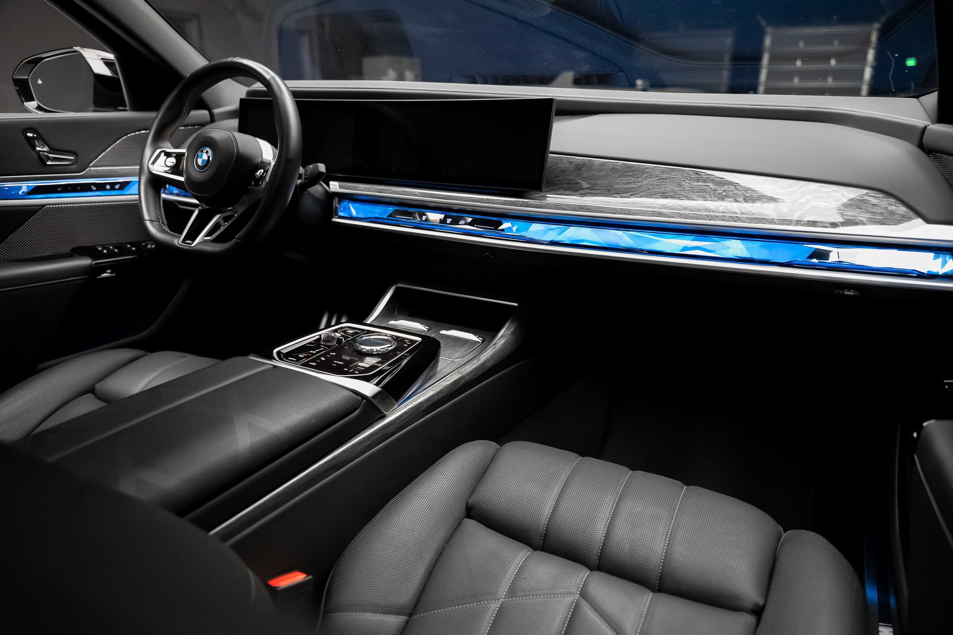 Used 2024 BMW i7 M70 AWD/4WD image 59