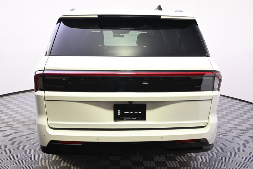 New 2026 Lincoln Navigator L Reserve w/ Jet Appearance Package image 5