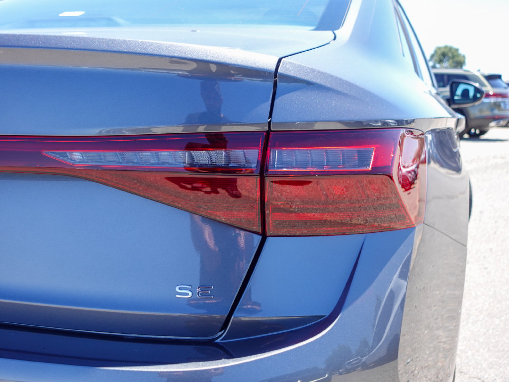 New 2026 Volkswagen Jetta SE FWD image 6