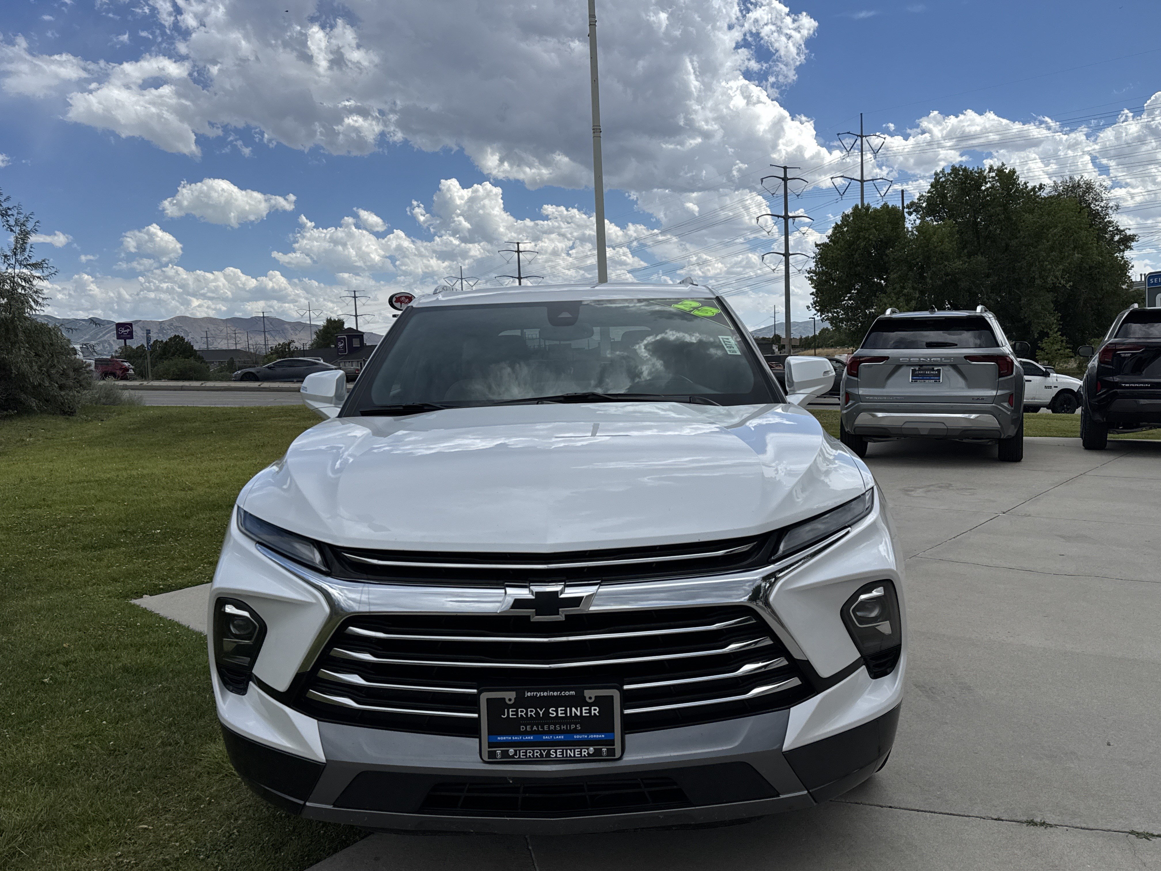 Used 2023 Chevrolet Blazer Premier w/ Enhanced Convenience Package AWD/4WD image 8