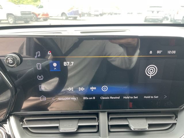 New 2026 Chevrolet Trax RS w/ Sunroof Package FWD image 16