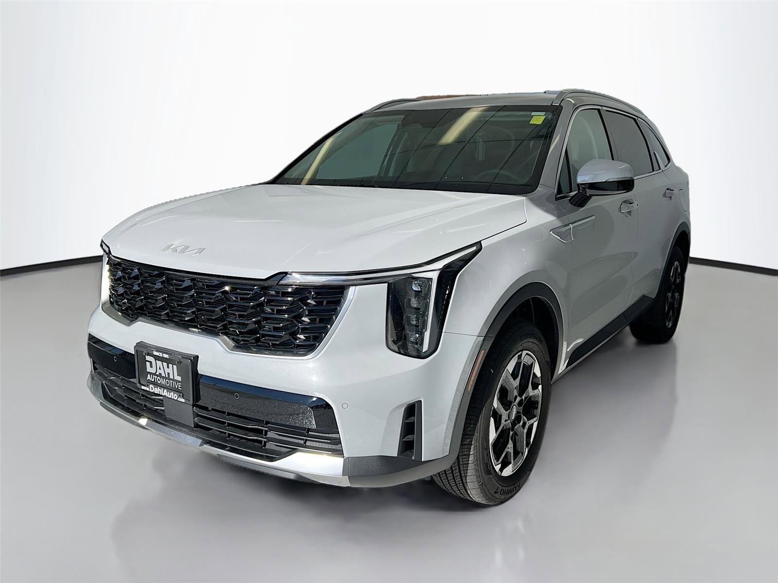 Used 2025 Kia Sorento S image 3