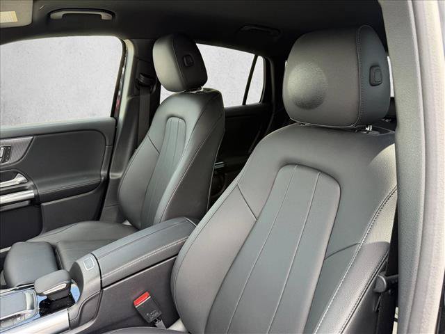 Used 2022 Mercedes-Benz GLA 250 4MATIC image 11