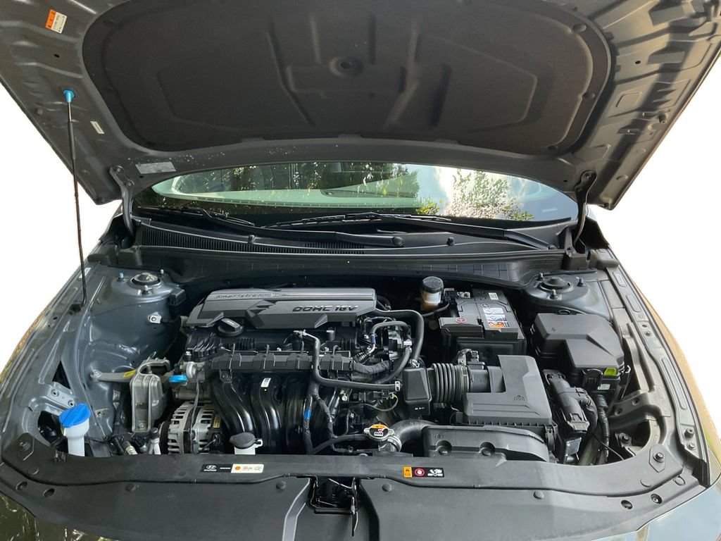 Used 2025 Hyundai Elantra SEL FWD image 14