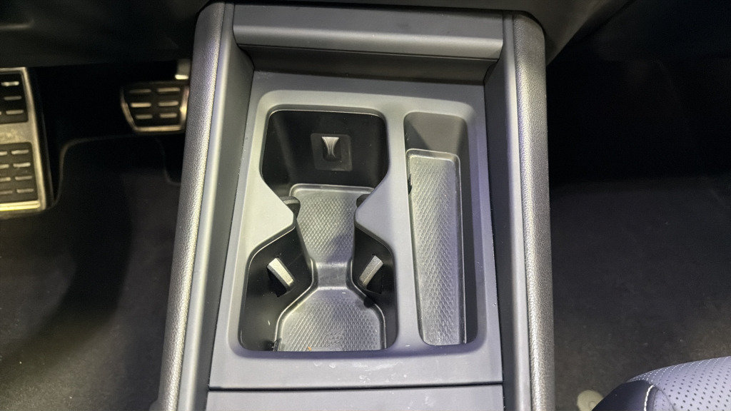 Certified 2025 Volkswagen Tiguan SE R-Line AWD/4WD image 37