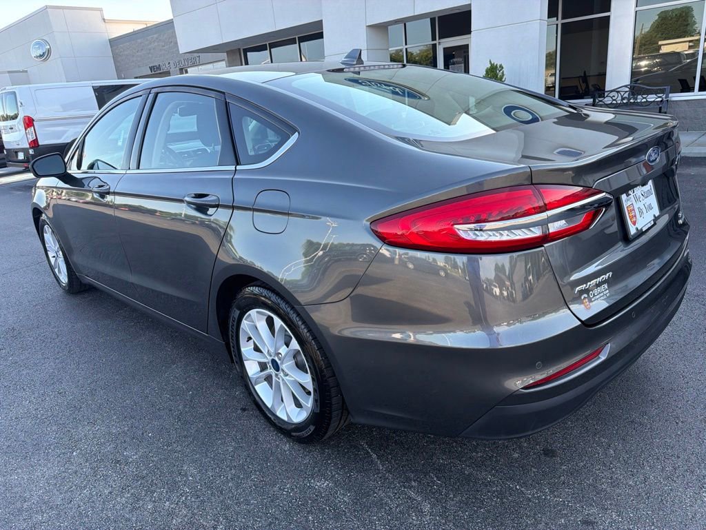 Used 2019 Ford Fusion SE FWD image 3