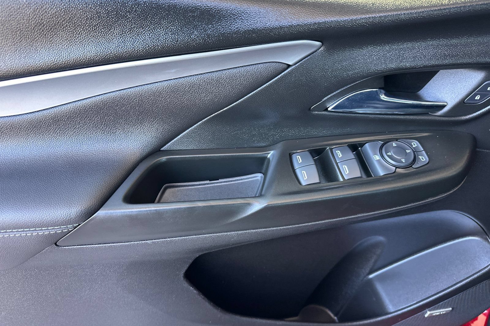 Used 2023 Chevrolet Bolt LT w/ Infotainment Package FWD image 11