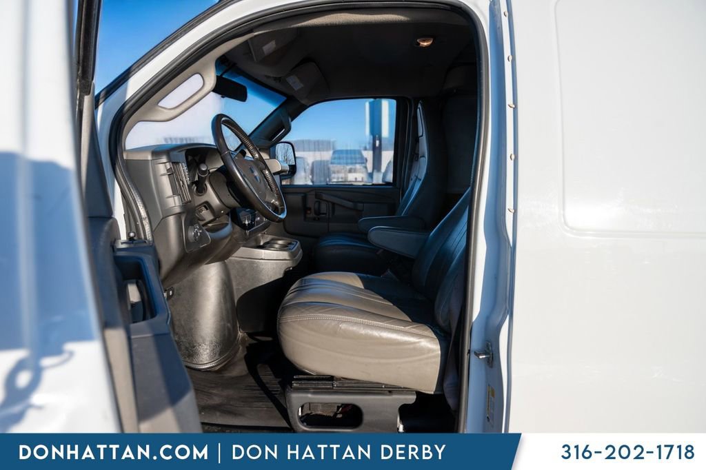 Used 2023 GMC Savana 2500 w/ Driver Convenience Package image 4