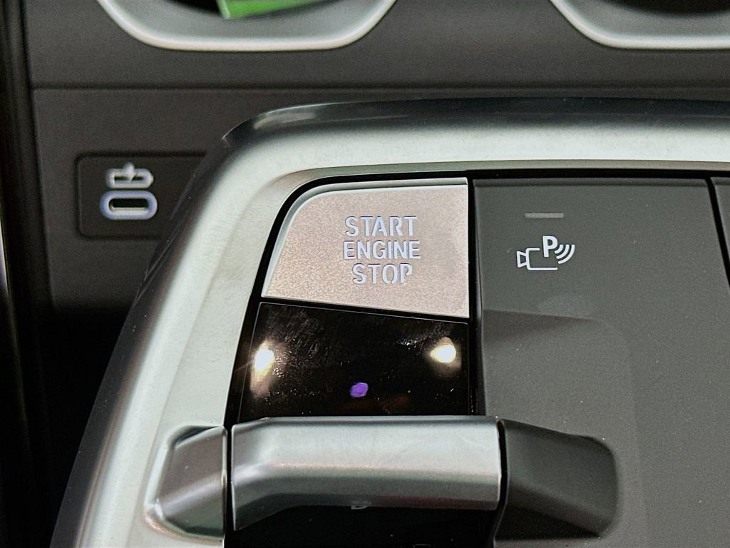 Used 2025 BMW X2 xDrive28i w/ Technology Package image 17