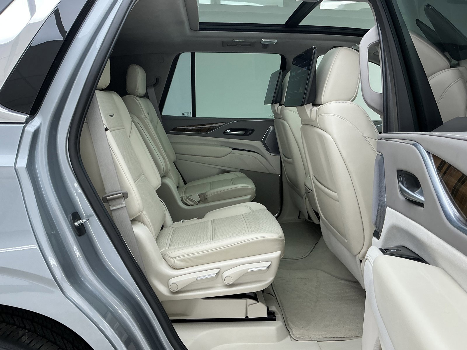 Used 2023 Cadillac Escalade Premium Luxury Platinum image 23