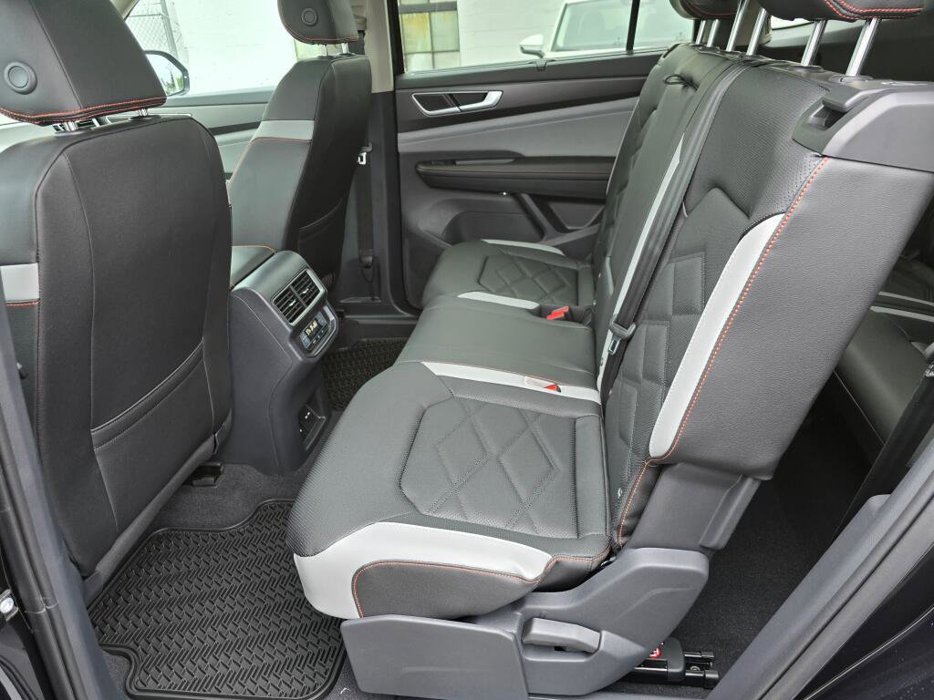 New 2026 Volkswagen Atlas Peak Edition AWD/4WD image 37