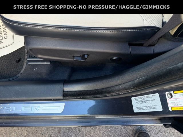 Used 2016 Chrysler 300 C Platinum w/ Safetytec Plus Group image 16