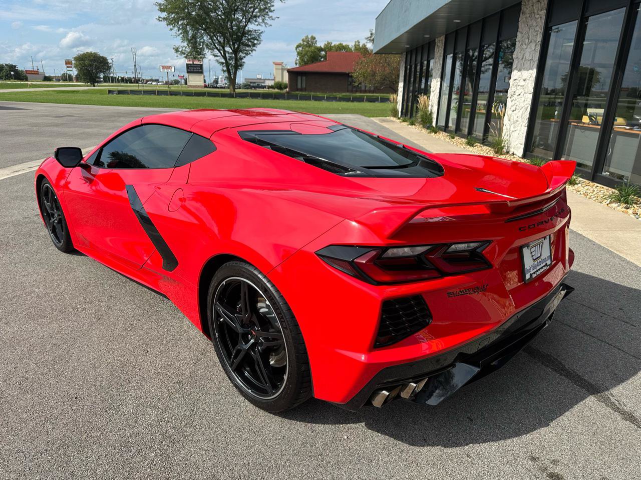 Used 2021 Chevrolet Corvette Stingray Coupe w/ Z51 Performance Package RWD image 5