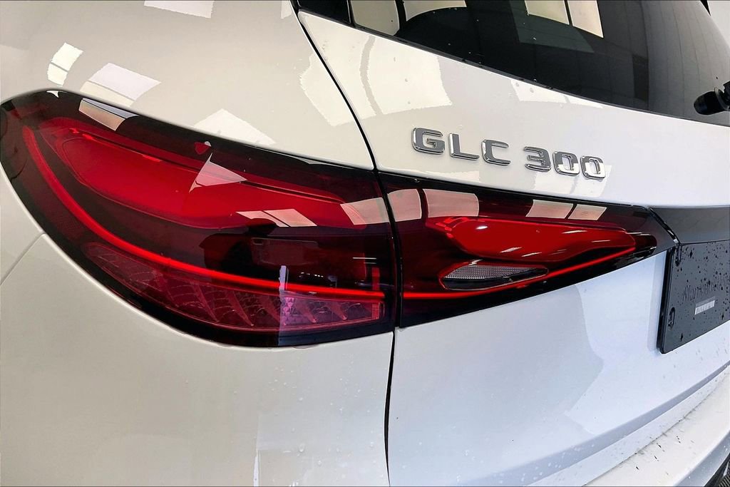 Used 2024 Mercedes-Benz GLC 300 4MATIC image 24