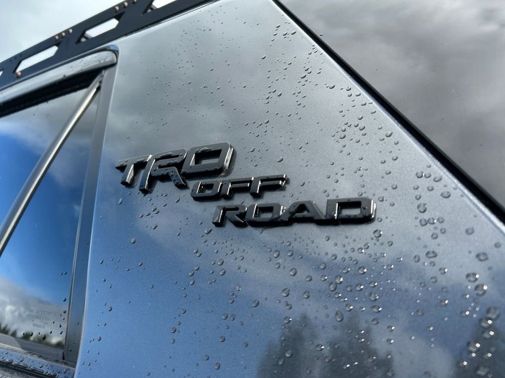 Used 2018 Toyota 4Runner TRD Off-Road Premium AWD/4WD image 35