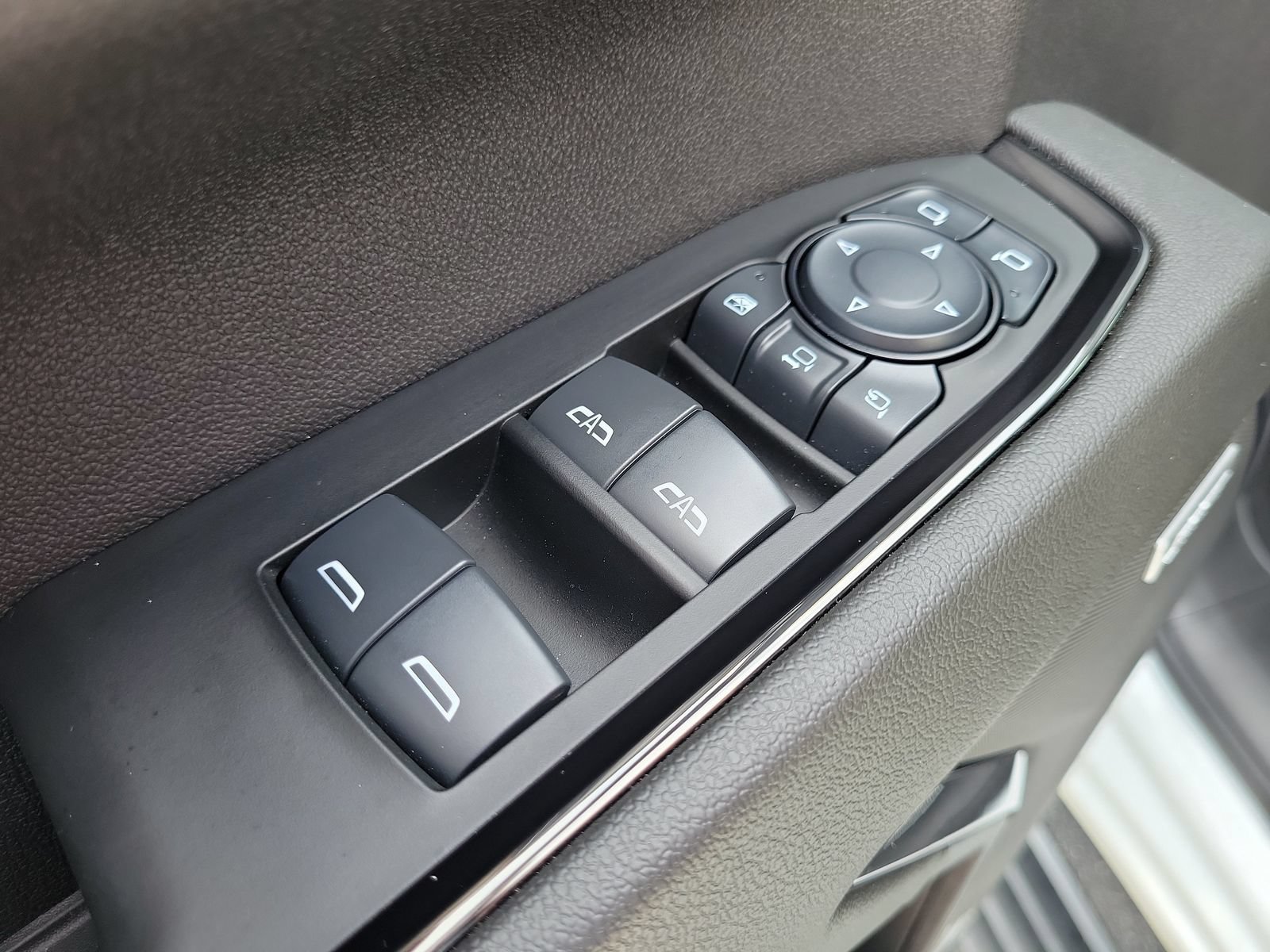 Used 2024 GMC Sierra 2500 AT4 w/ AT4 Premium Plus Package AWD/4WD image 15