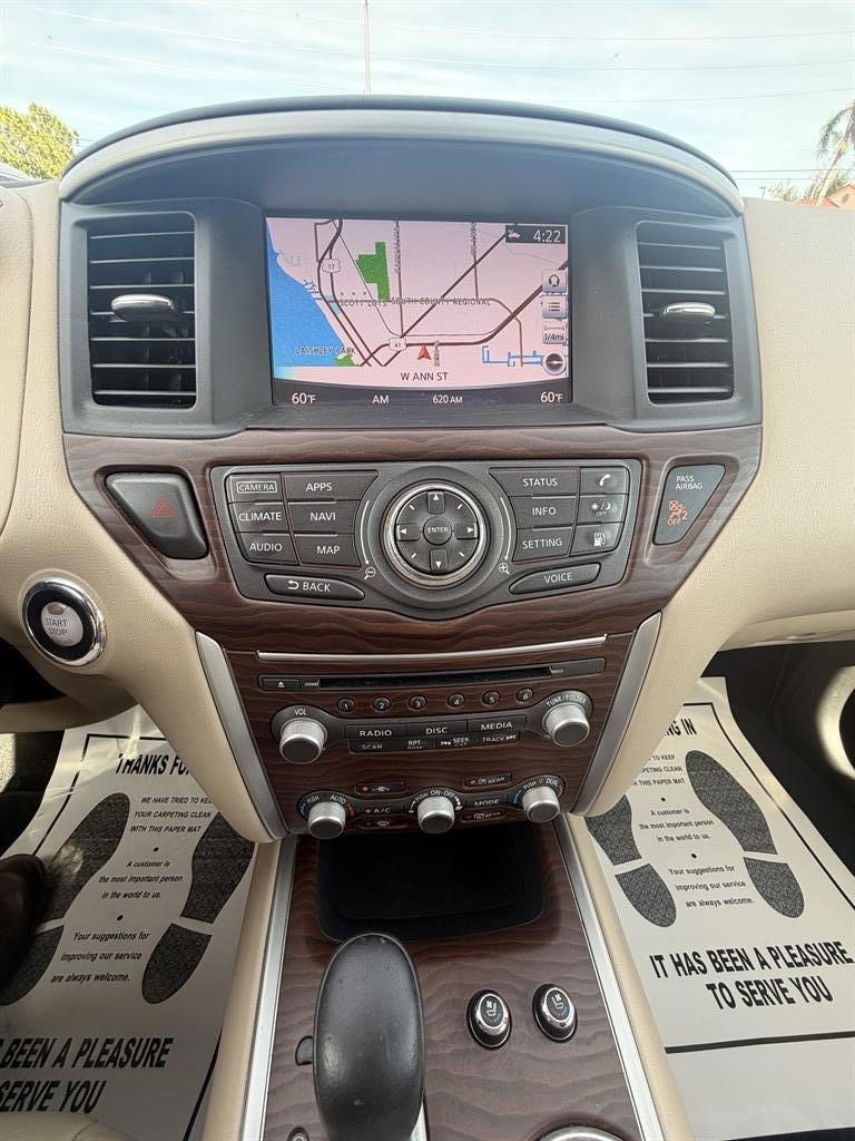 Used 2018 Nissan Pathfinder Platinum AWD/4WD image 14