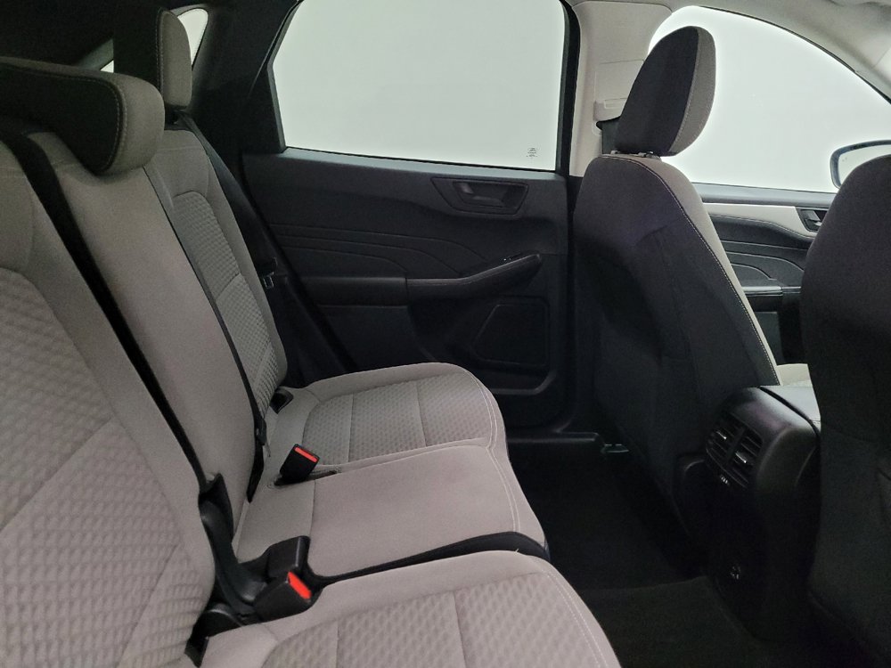 Used 2022 Ford Escape SE w/ Cold Weather Package image 19