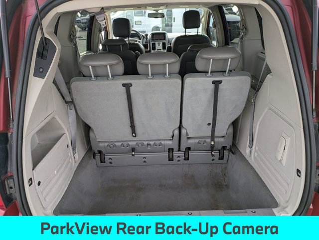 Used 2010 Chrysler Town & Country Touring image 29