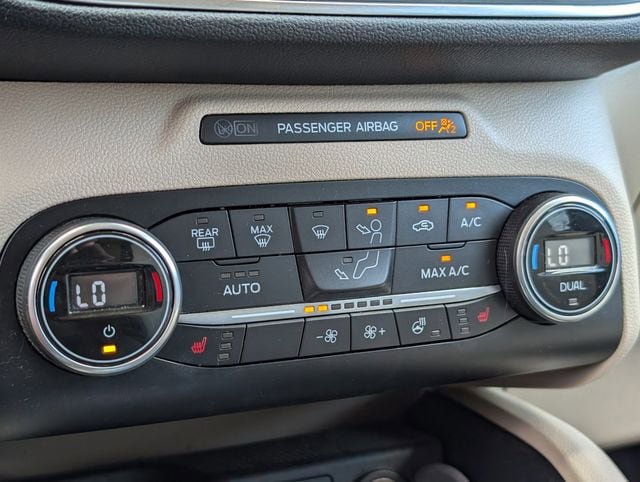 Used 2020 Ford Escape Titanium AWD/4WD image 17