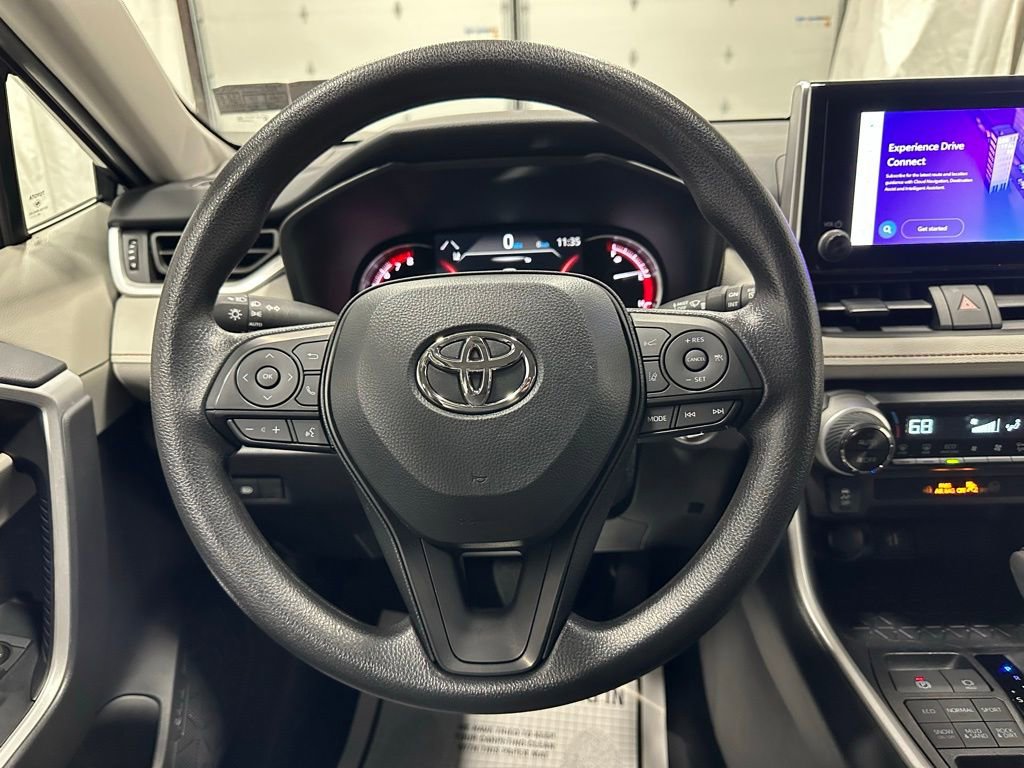 Used 2025 Toyota RAV4 XLE image 18