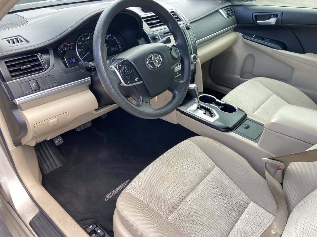 Used 2014 Toyota Camry LE FWD image 6
