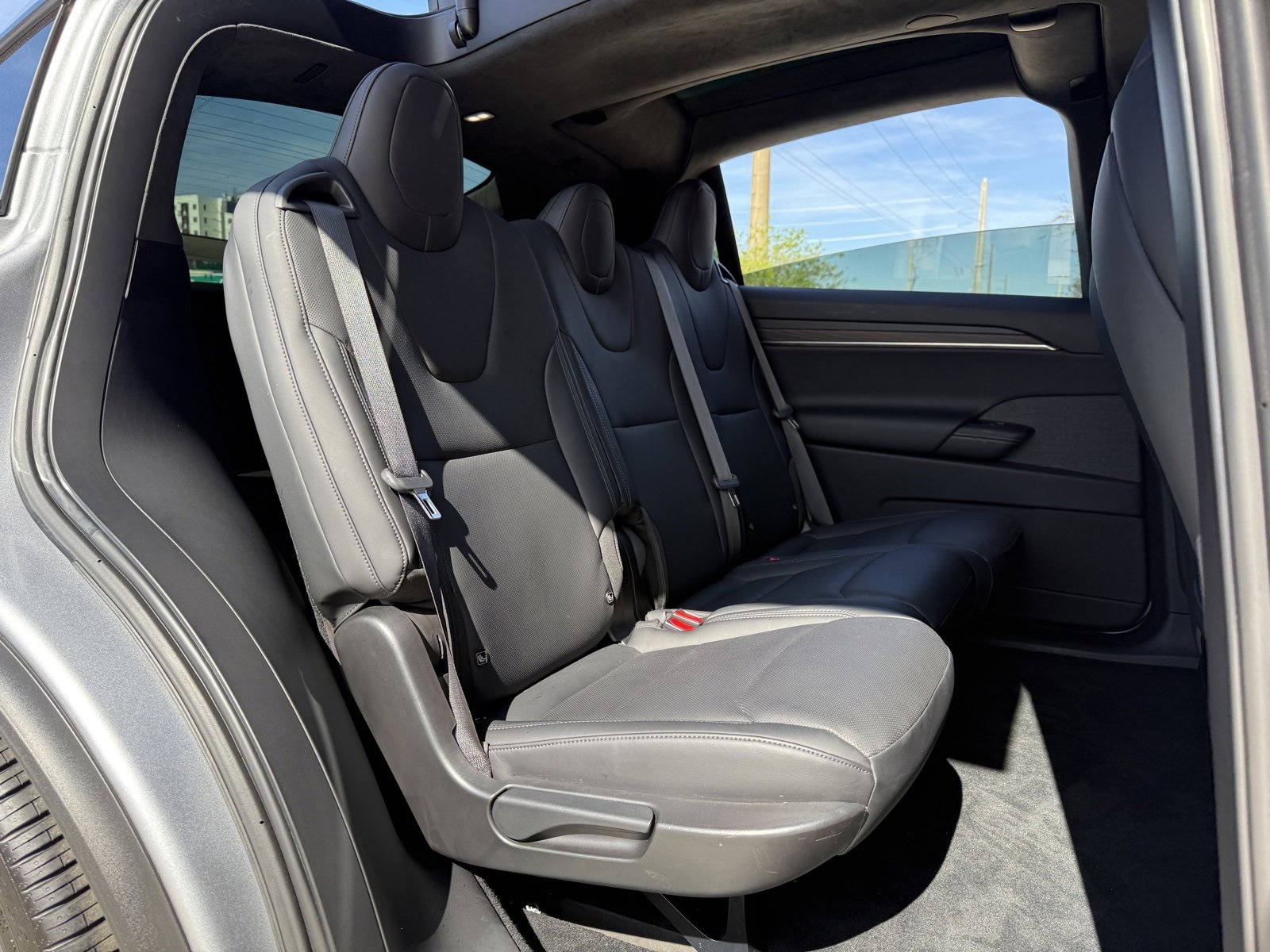 Used 2024 Tesla Model X image 15