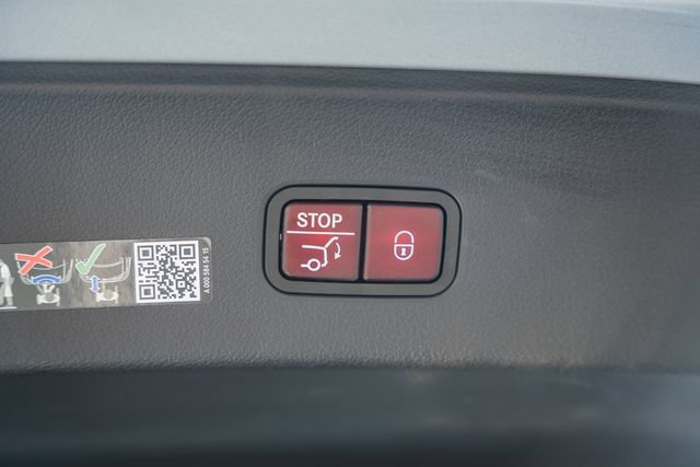 Used 2024 Mercedes-Benz GLC 300 4MATIC image 12