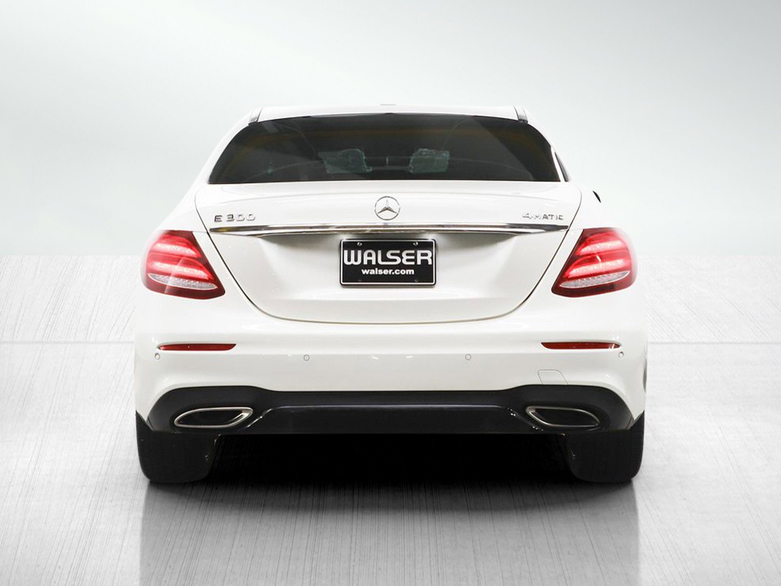 Used 2019 Mercedes-Benz E 300 4MATIC image 4