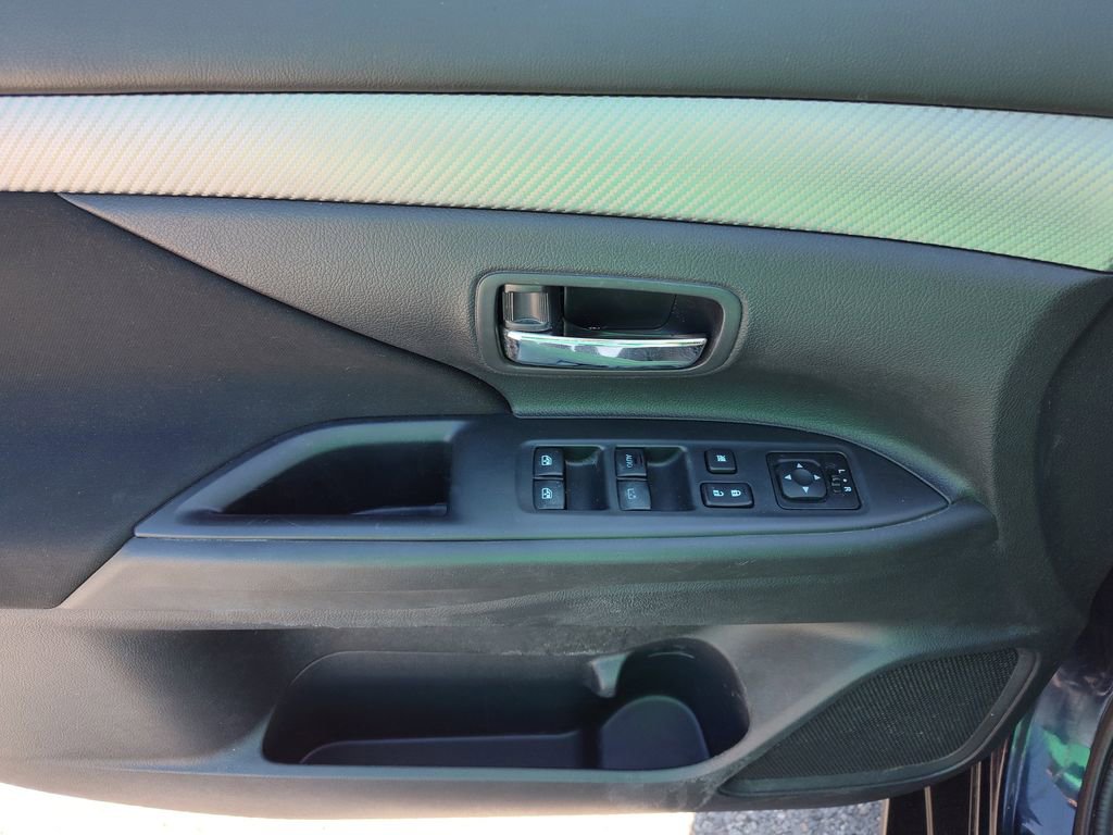 Used 2016 Mitsubishi Outlander AWD image 18