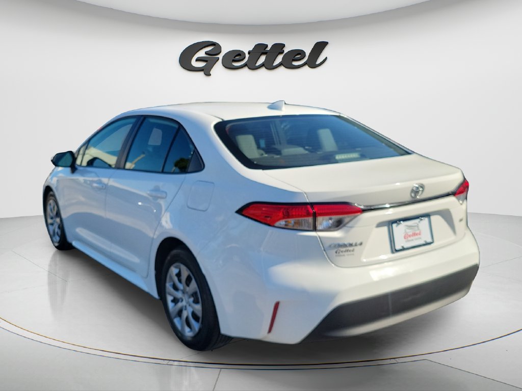 Used 2025 Toyota Corolla LE FWD image 6