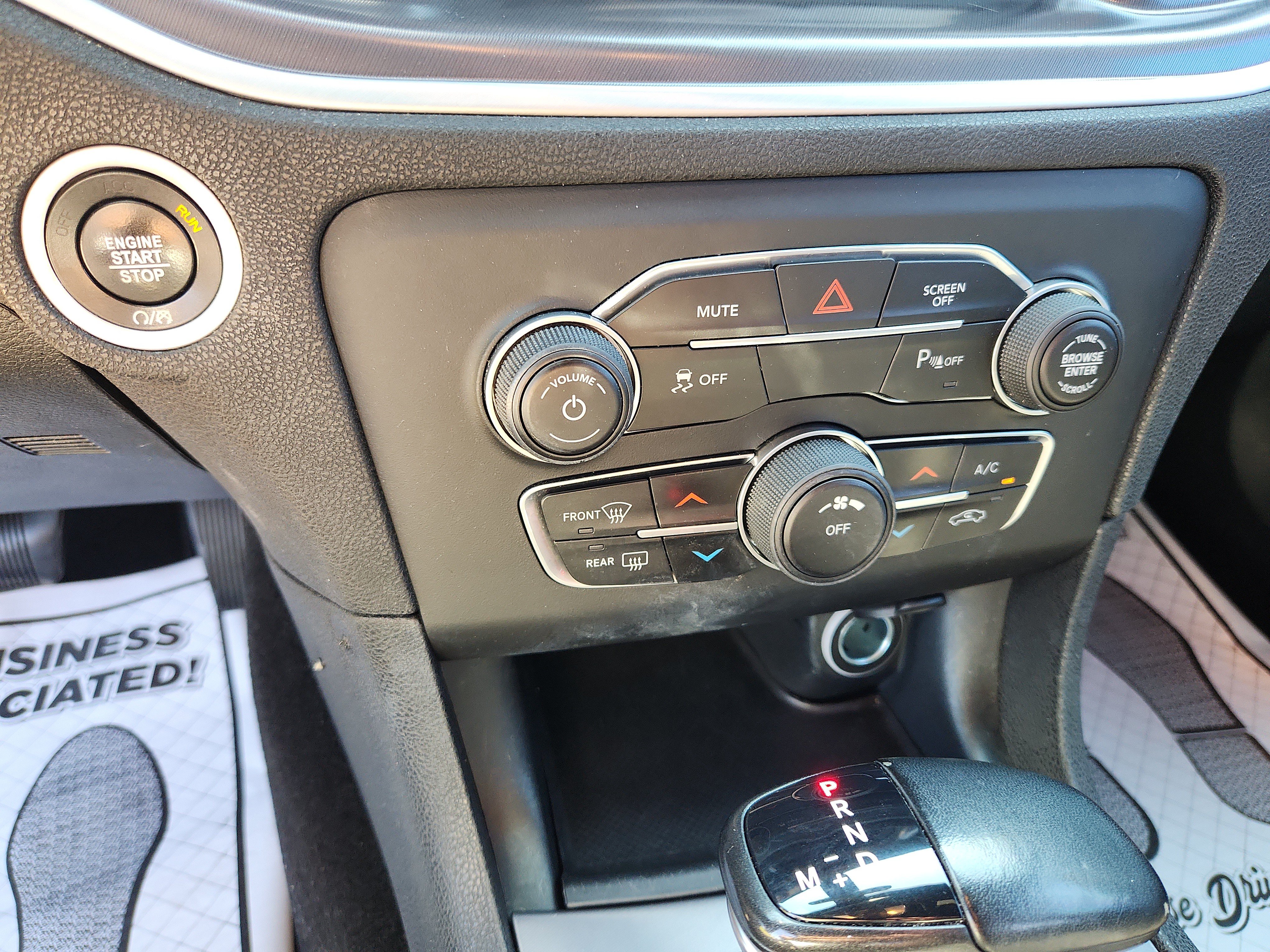 Used 2020 Dodge Charger SXT w/ Blacktop Package RWD image 32