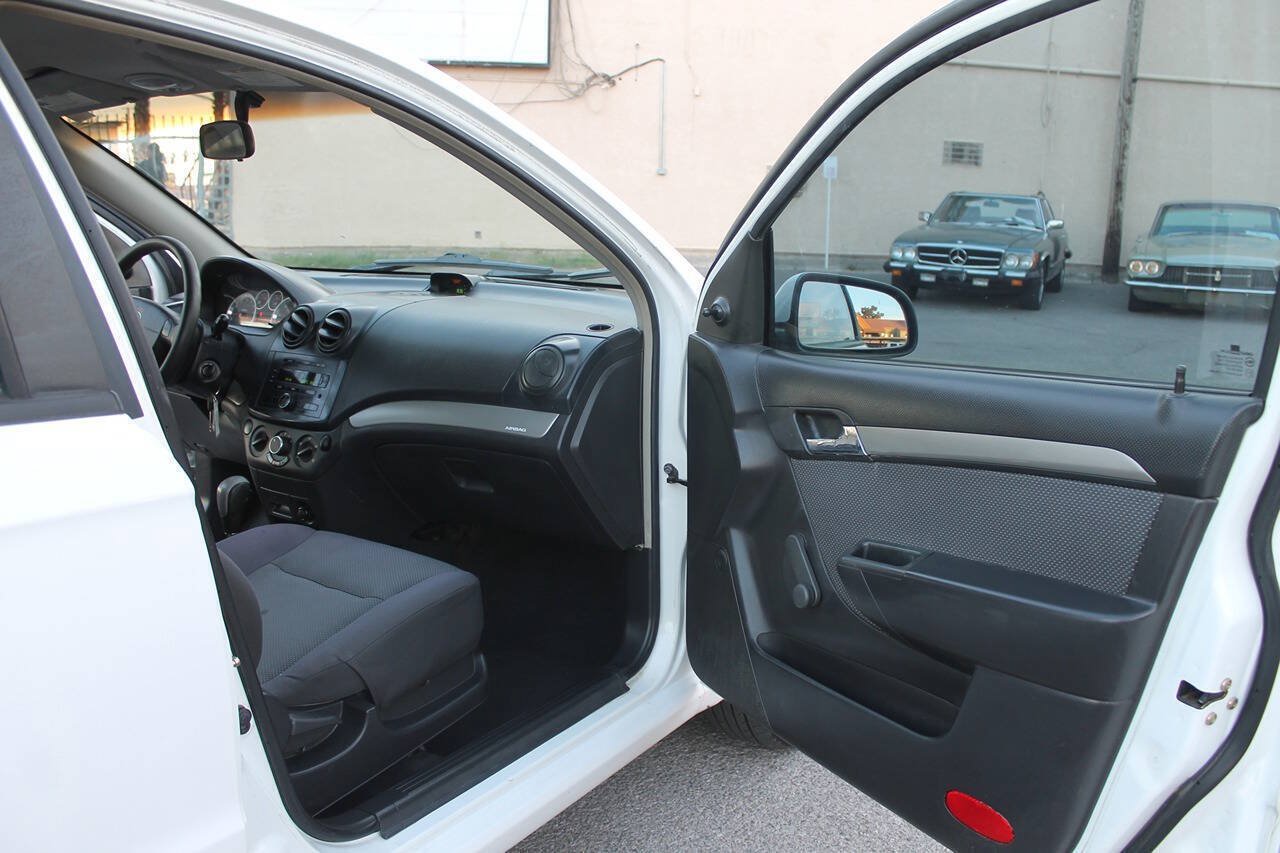 Used 2007 Chevrolet Aveo LS FWD image 31