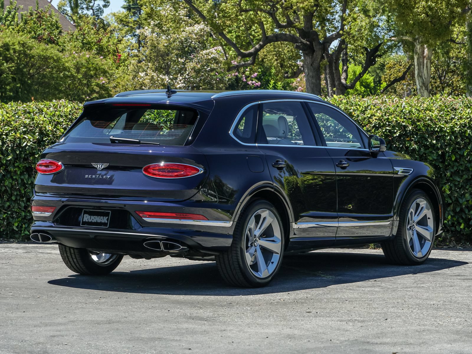 Used 2024 Bentley Bentayga AWD/4WD image 7
