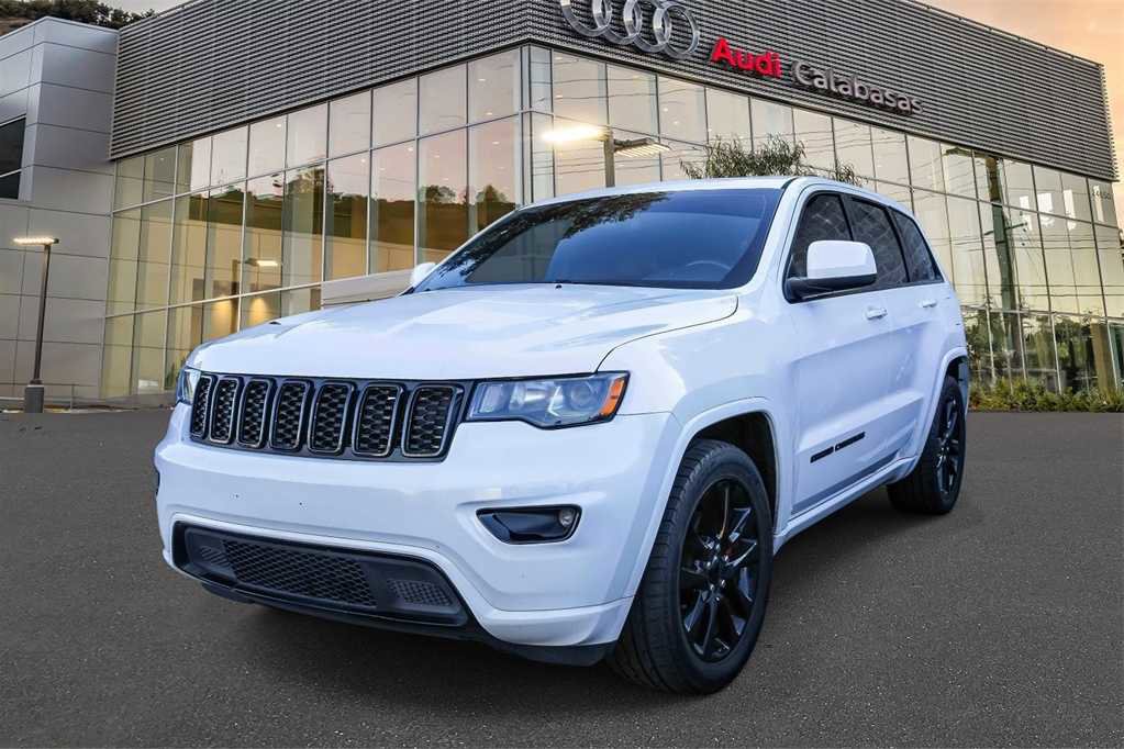 Used 2018 Jeep Grand Cherokee Altitude