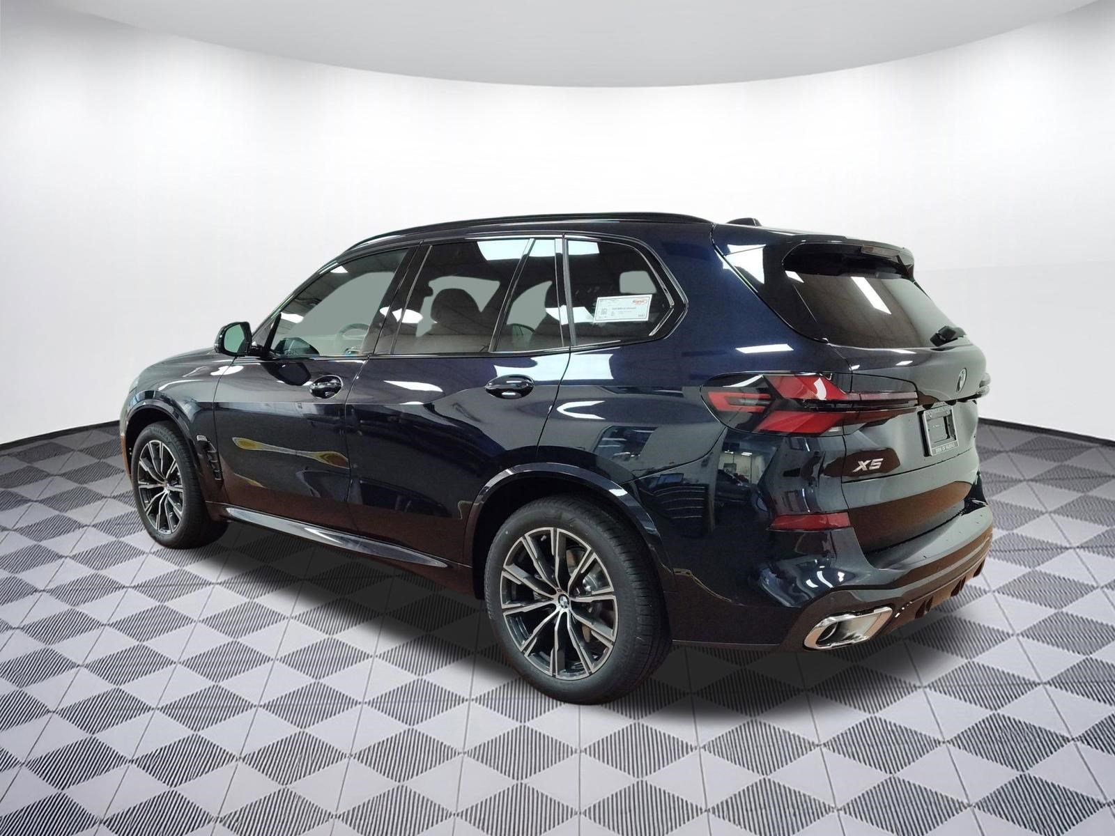 Used 2026 BMW X5 xDrive40i w/ Executive Package image 3