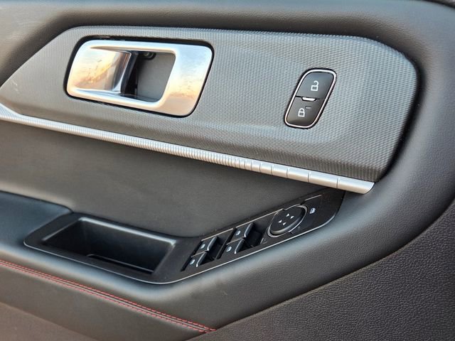 Used 2025 Ford Explorer ST-Line image 32