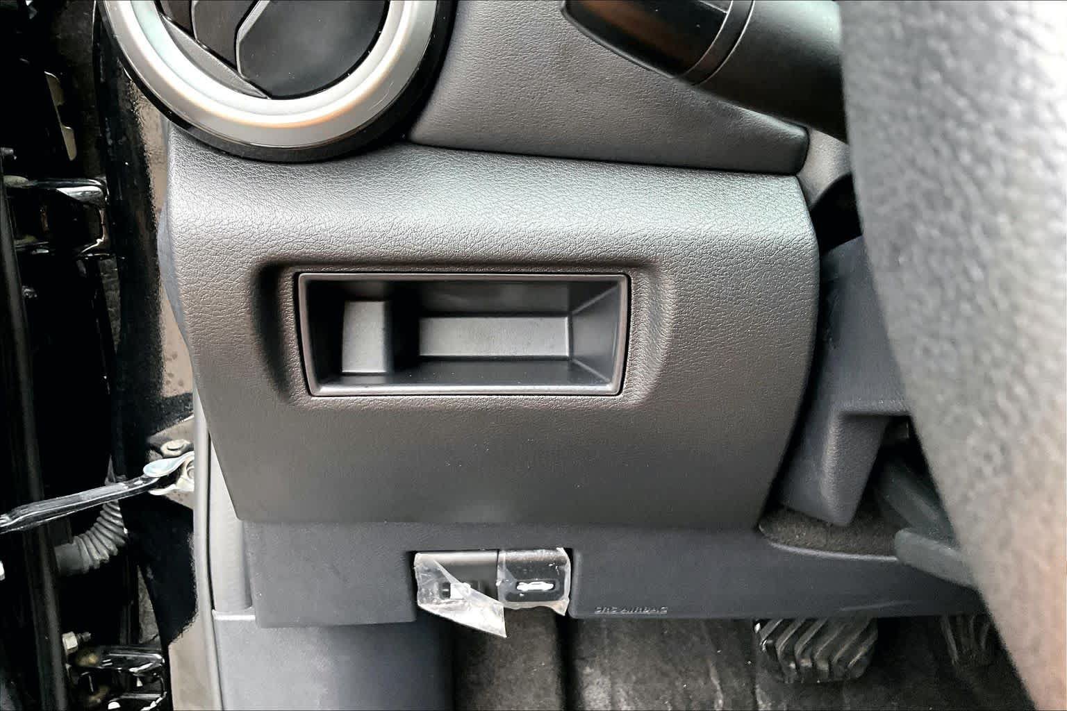 Certified 2025 Nissan Versa SR w/ Trunk Package FWD image 31