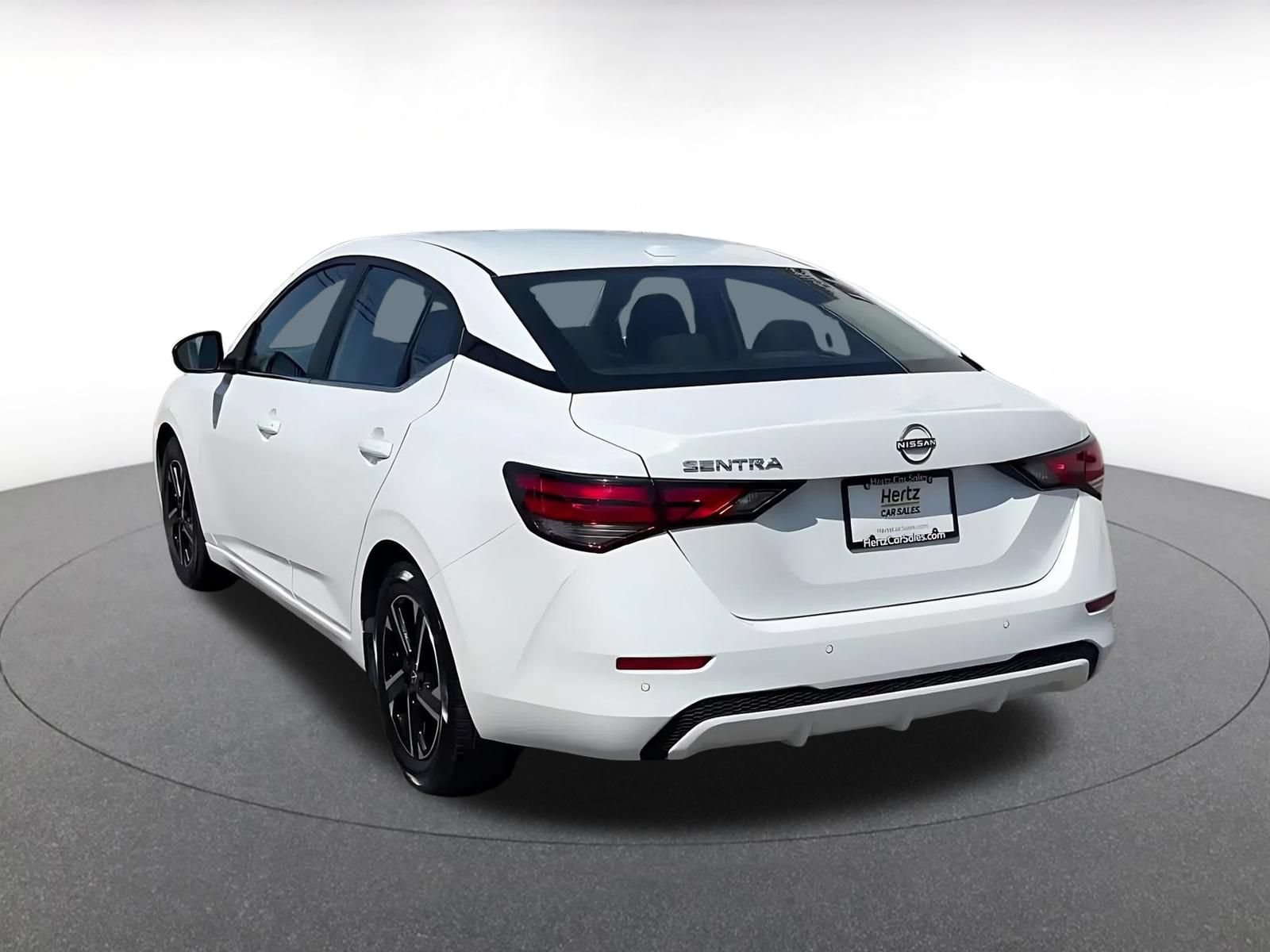 Used 2025 Nissan Sentra SV FWD image 9