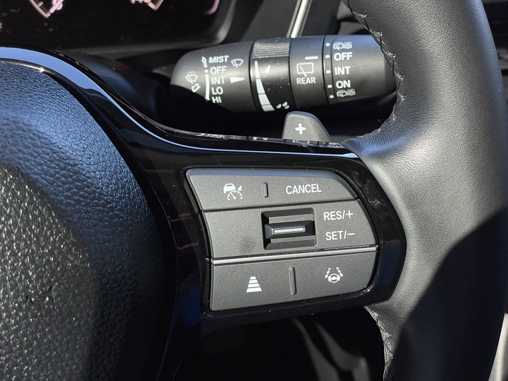 Certified 2025 Honda Pilot Touring image 14