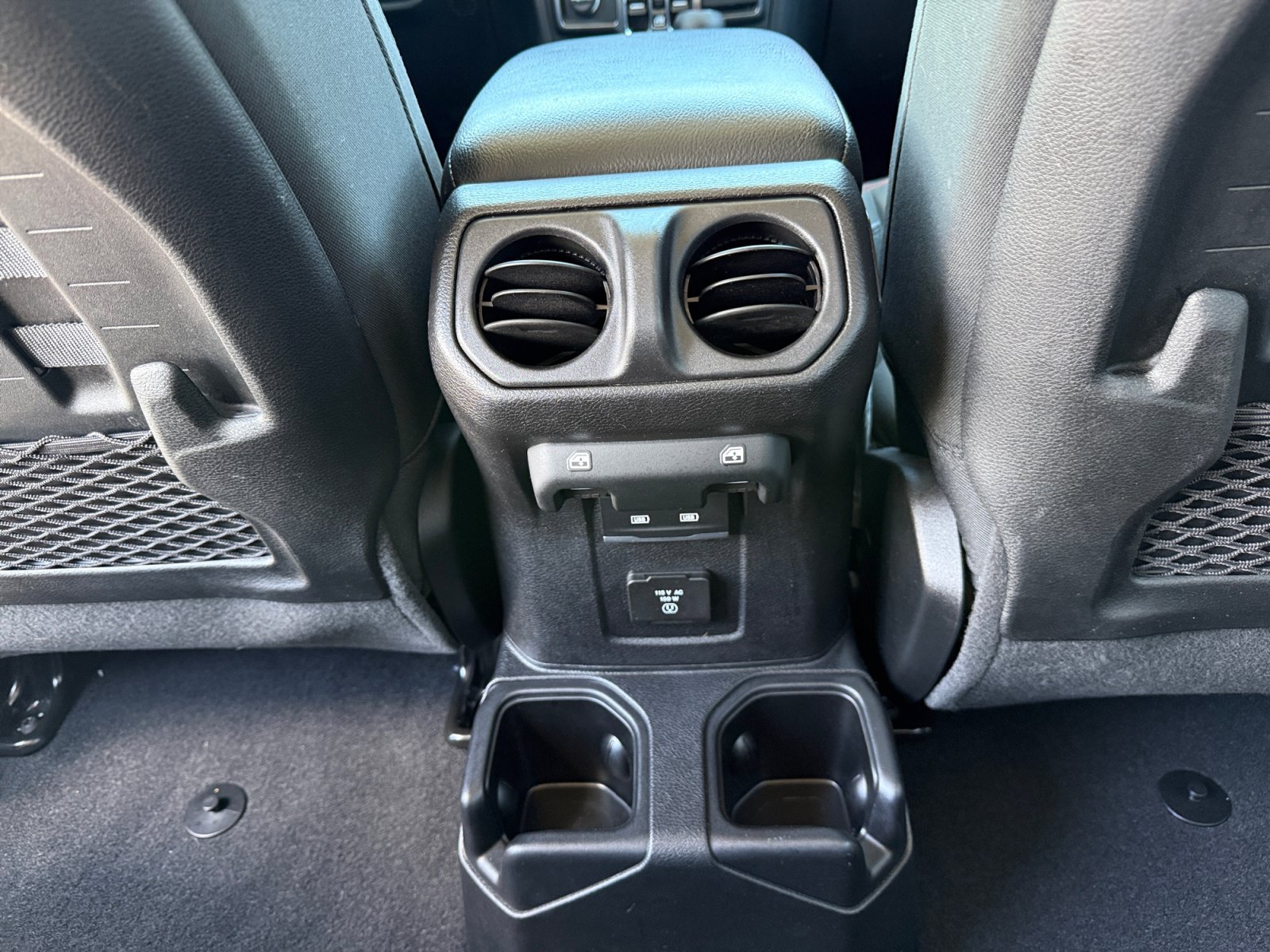 Used 2021 Jeep Wrangler Unlimited Rubicon w/ LED Lighting Group AWD/4WD image 32
