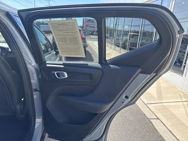 Certified 2025 Volvo XC40 B5 Core image 11