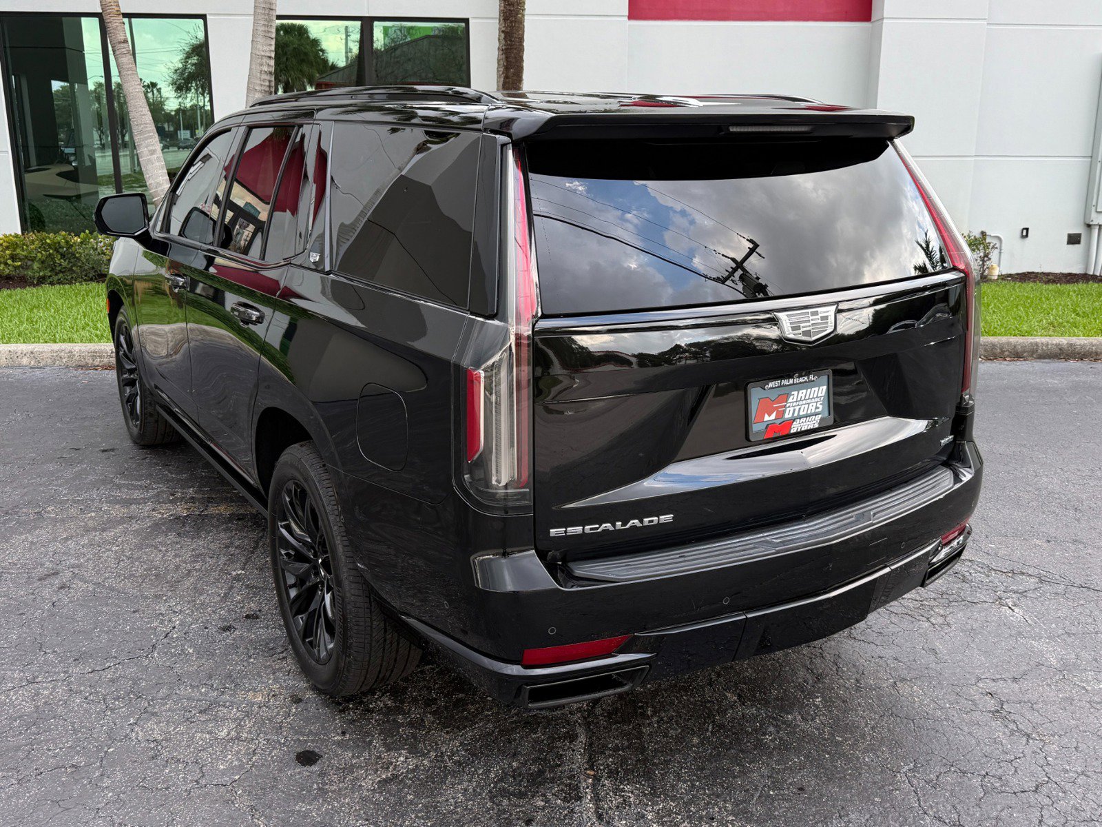 Used 2021 Cadillac Escalade Sport Platinum AWD/4WD image 15
