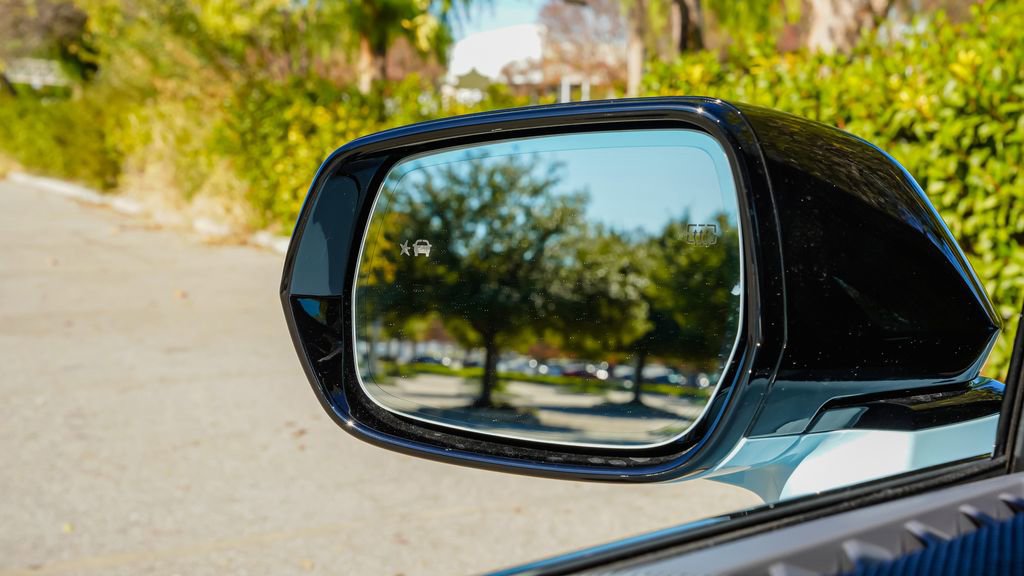 New 2026 Cadillac Optiq Sport 2 image 17