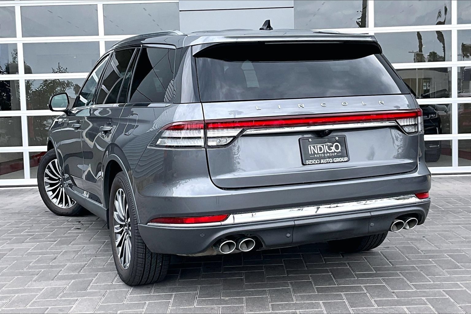 Used 2023 Lincoln Aviator Reserve w/ Class IV Trailer Tow Package RWD image 11