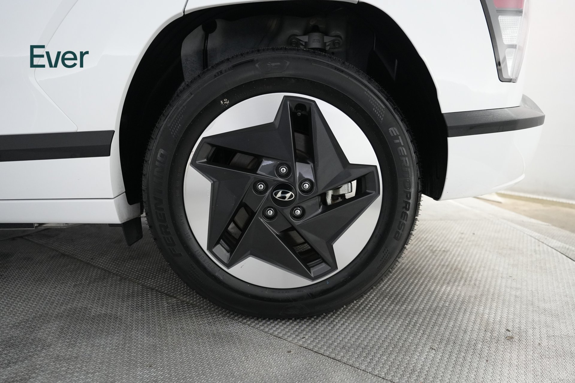 Used 2024 Hyundai Kona SEL FWD image 9