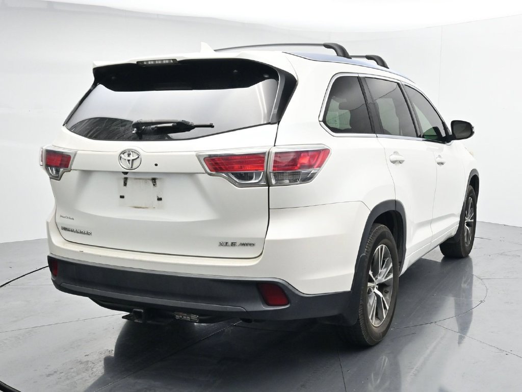 Used 2016 Toyota Highlander XLE AWD/4WD image 6