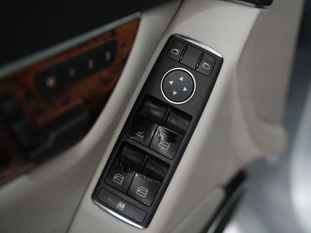 Used 2012 Mercedes-Benz C 300 4MATIC Sedan w/ Premium 1 Pkg image 40