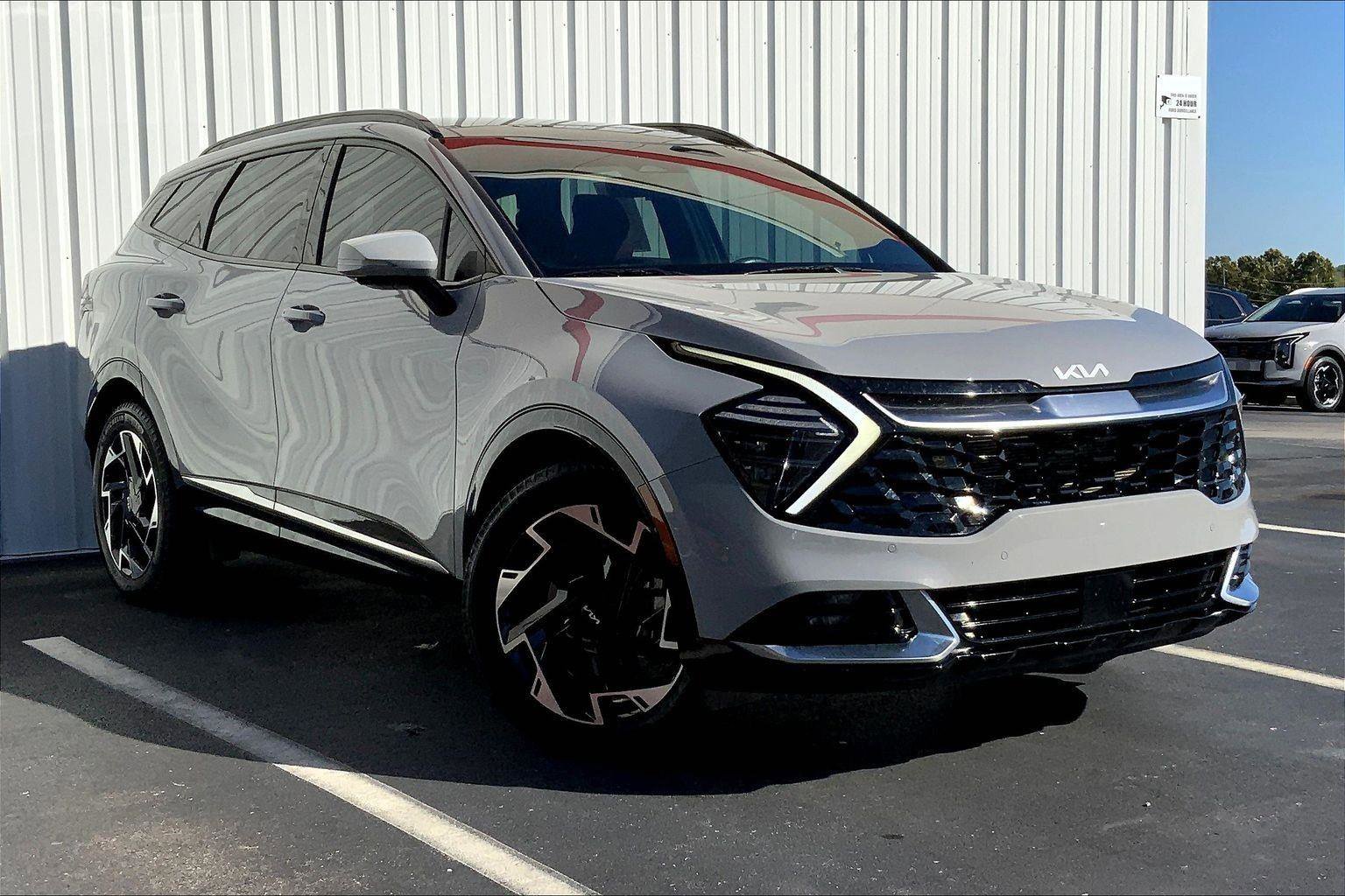 Used 2024 Kia Sportage SX image 2